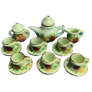 Pretty Green Tea Set