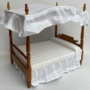 Canopy Bed Brown