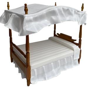 Canopy Bed Brown