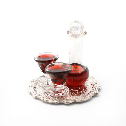 Decanter And 2 glasses On A Tray